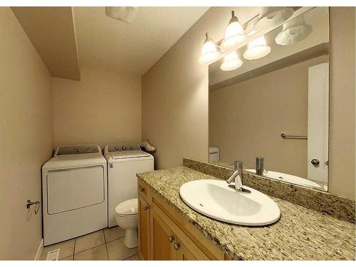10-1616 41 Street, Edson, AB - Indoor Photo Showing Bathroom