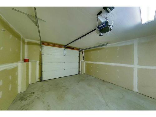 10-1616 41 Street, Edson, AB - Indoor Photo Showing Garage