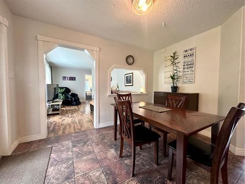 592066 Range Road 121, Rural Woodlands County, AB - Indoor Photo Showing Dining Room