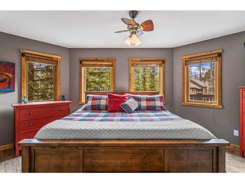 104 Silvertip Ridge, Canmore, AB - Indoor Photo Showing Bedroom