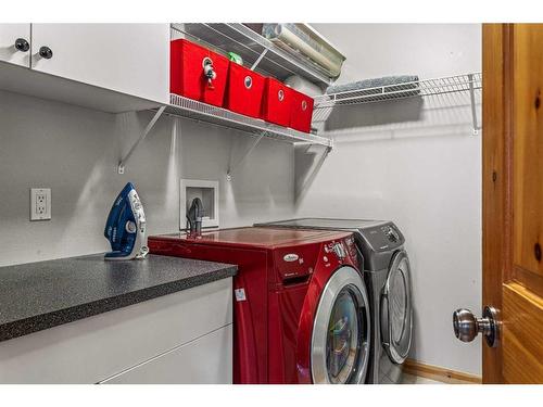 104 Silvertip Ridge, Canmore, AB - Indoor Photo Showing Laundry Room