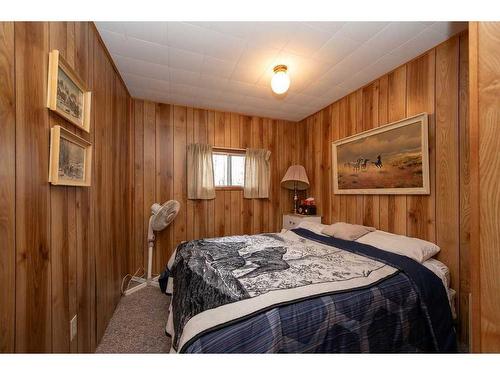 318 Carefoot Street, Rural Athabasca County, AB - Indoor Photo Showing Bedroom