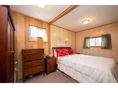 318 Carefoot Street, Rural Athabasca County, AB - Indoor Photo Showing Bedroom