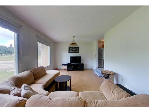 1133 63 Street, Edson, AB - Indoor Photo Showing Living Room
