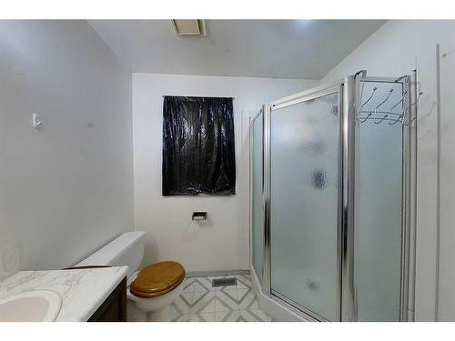 1133 63 Street, Edson, AB - Indoor Photo Showing Bathroom