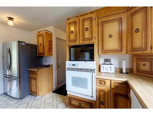 1133 63 Street, Edson, AB - Indoor Photo Showing Kitchen