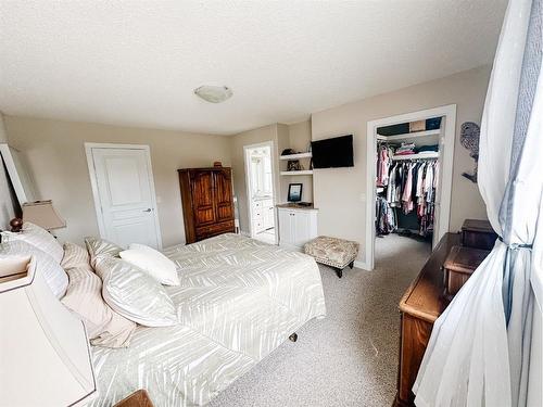7 Park Circle, Whitecourt, AB - Indoor Photo Showing Bedroom