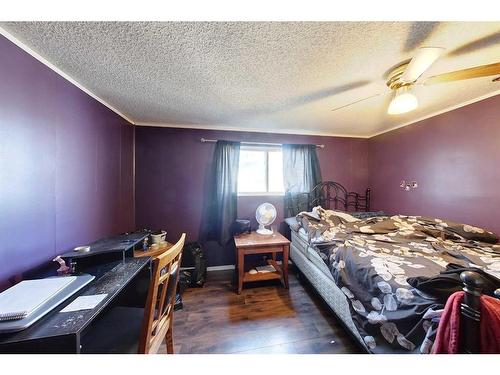 513 1A Avenue Sw, Slave Lake, AB - Indoor Photo Showing Bedroom
