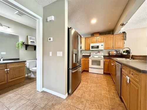 24 Poplar Drive, Whitecourt, AB - Indoor Photo Showing Kitchen