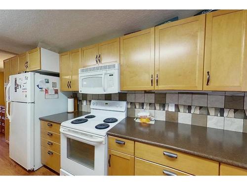 17322 Township Rd 542, Rural Yellowhead County, AB - Indoor Photo Showing Kitchen