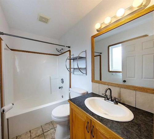 920 62A Street, Edson, AB - Indoor Photo Showing Bathroom