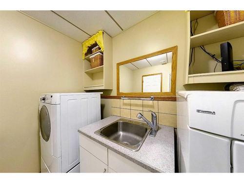 920 62A Street, Edson, AB - Indoor Photo Showing Laundry Room