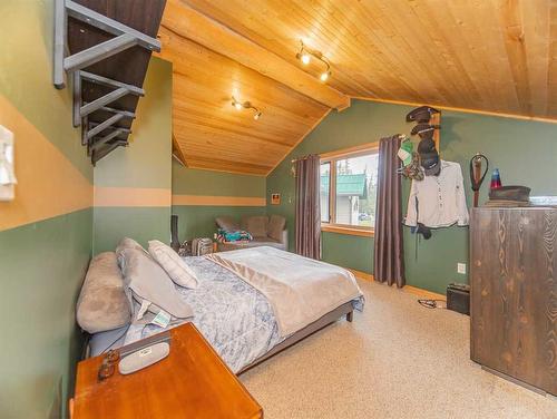 51560A Range Road 245, Rural Yellowhead County, AB - Indoor Photo Showing Bedroom