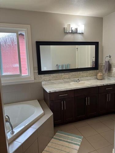 119 Wellwood Drive, Whitecourt, AB - Indoor Photo Showing Bathroom