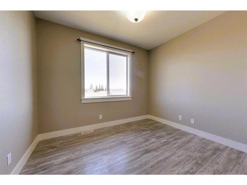 302-605 6 Avenue, Slave Lake, AB - Indoor Photo Showing Other Room