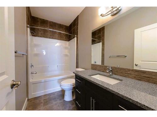 302-605 6 Avenue, Slave Lake, AB - Indoor Photo Showing Bathroom