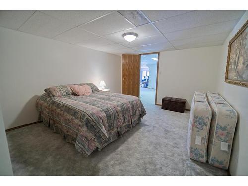 590029 Range Road 115, Rural Woodlands County, AB - Indoor Photo Showing Bedroom