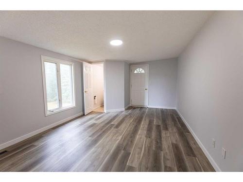 230 Moberly Drive, Hinton, AB - Indoor Photo Showing Other Room