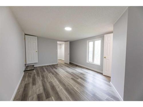 230 Moberly Drive, Hinton, AB - Indoor Photo Showing Other Room