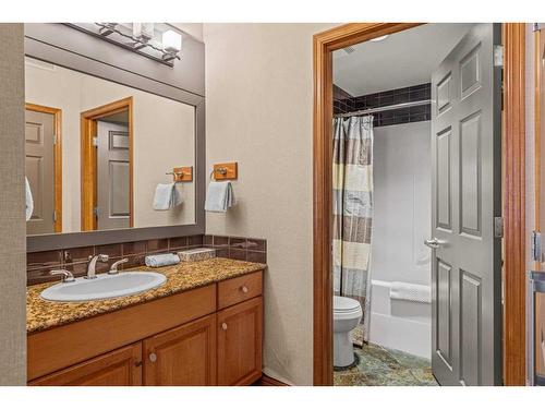 281-91B Three Sisters Drive, Canmore, AB - Indoor Photo Showing Bathroom