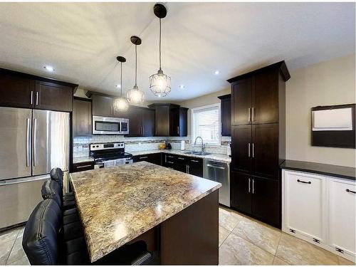 1613 41A Street, Edson, AB - Indoor Photo Showing Kitchen With Upgraded Kitchen