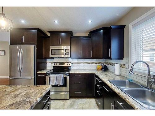 1613 41A Street, Edson, AB - Indoor Photo Showing Kitchen With Double Sink With Upgraded Kitchen