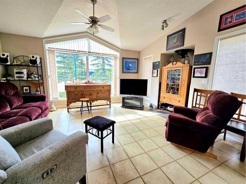 5 Heron Drive, Rural Barrhead No. 11, County Of, AB - Indoor Photo Showing Living Room