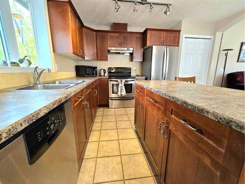 5 Heron Drive, Rural Barrhead No. 11, County Of, AB - Indoor Photo Showing Kitchen With Double Sink