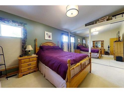 13 Springwood Drive Ne, Slave Lake, AB - Indoor Photo Showing Bedroom