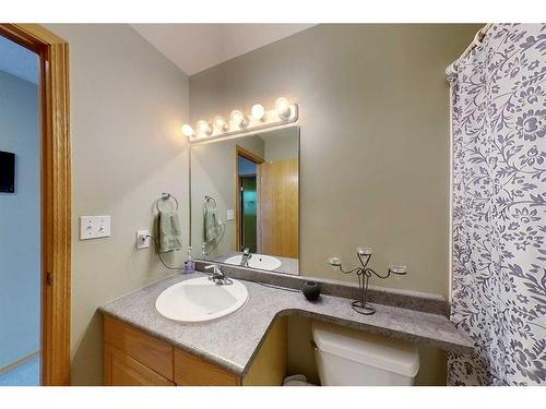 2-300 12 Street Sw, Slave Lake, AB - Indoor Photo Showing Dining Room