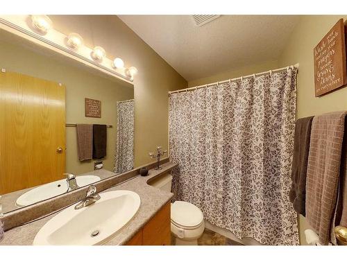 2-300 12 Street Sw, Slave Lake, AB - Indoor Photo Showing Bathroom