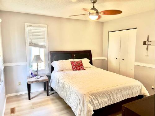 5838 10 Avenue, Edson, AB - Indoor Photo Showing Bedroom