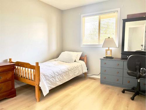 5838 10 Avenue, Edson, AB - Indoor Photo Showing Bedroom