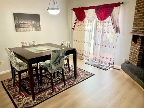 5838 10 Avenue, Edson, AB - Indoor Photo Showing Dining Room