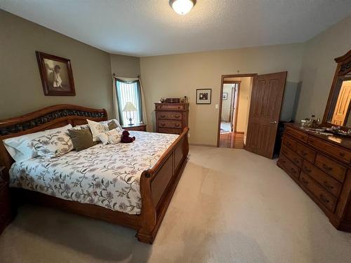 170 Hallam Drive, Hinton, AB - Indoor Photo Showing Bedroom