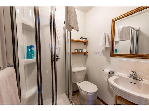 50409A Highway 16, Rural Yellowhead County, AB - Indoor Photo Showing Bathroom