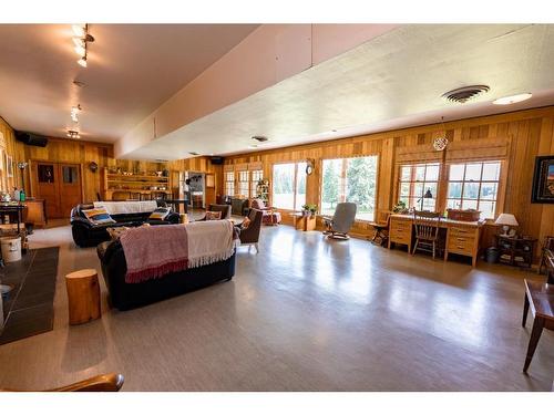 50409A Highway 16, Rural Yellowhead County, AB - Indoor Photo Showing Other Room