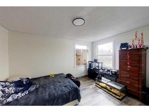 1002 50 Street, Edson, AB - Indoor Photo Showing Bedroom