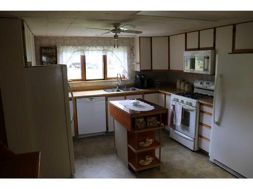 53515 Range Road 183, Rural Yellowhead County, AB - Indoor Photo Showing Kitchen With Double Sink