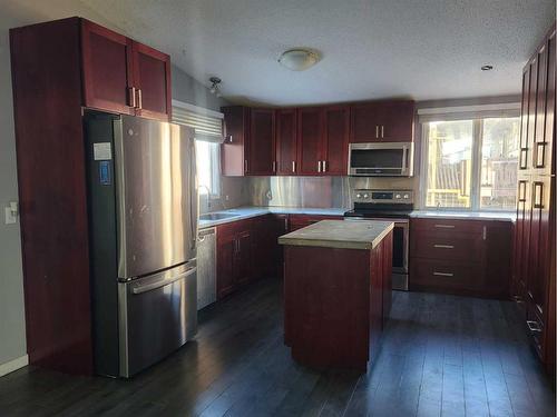 1414 53 Street, Edson, AB - Indoor Photo Showing Kitchen