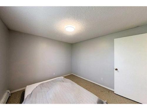 4504 8B Avenue, Edson, AB - Indoor Photo Showing Other Room