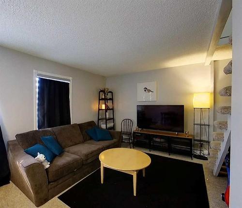 4504 8B Avenue, Edson, AB - Indoor Photo Showing Living Room