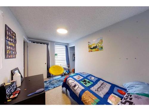 4504 8B Avenue, Edson, AB - Indoor Photo Showing Bedroom