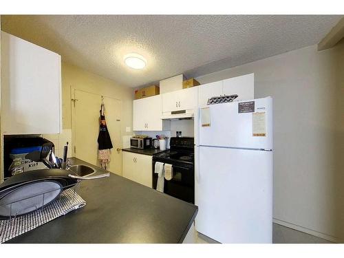 4504 8B Avenue, Edson, AB - Indoor Photo Showing Kitchen