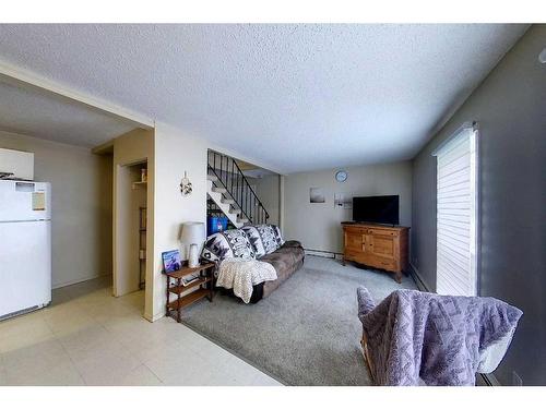 4504 8B Avenue, Edson, AB - Indoor Photo Showing Bedroom