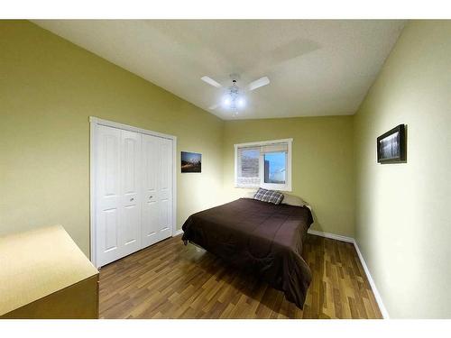 5435 15 Avenue, Edson, AB - Indoor Photo Showing Bedroom