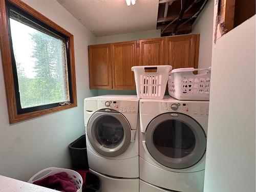 123083 Township Road 593A, Rural Woodlands County, AB - Indoor Photo Showing Laundry Room