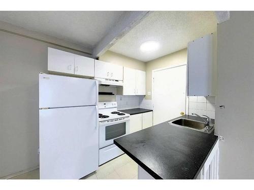 4510 8A Avenue, Edson, AB - Indoor Photo Showing Kitchen