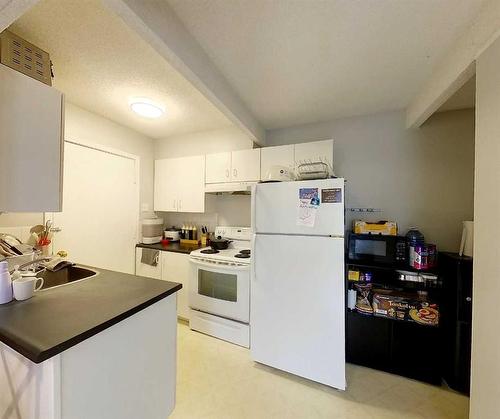 4510 8A Avenue, Edson, AB - Indoor Photo Showing Kitchen