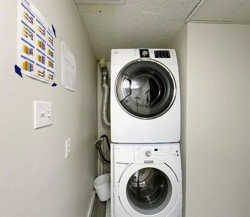 4510 8A Avenue, Edson, AB - Indoor Photo Showing Laundry Room